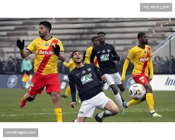 朗斯3-2绝杀图卢兹，继续紧咬巴黎圣日耳曼